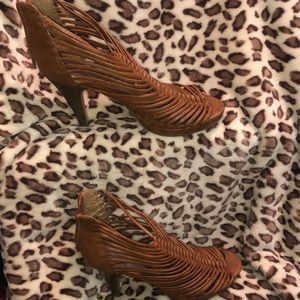 MADDEN GIRL KLIPPER TAN PARIS HEELS